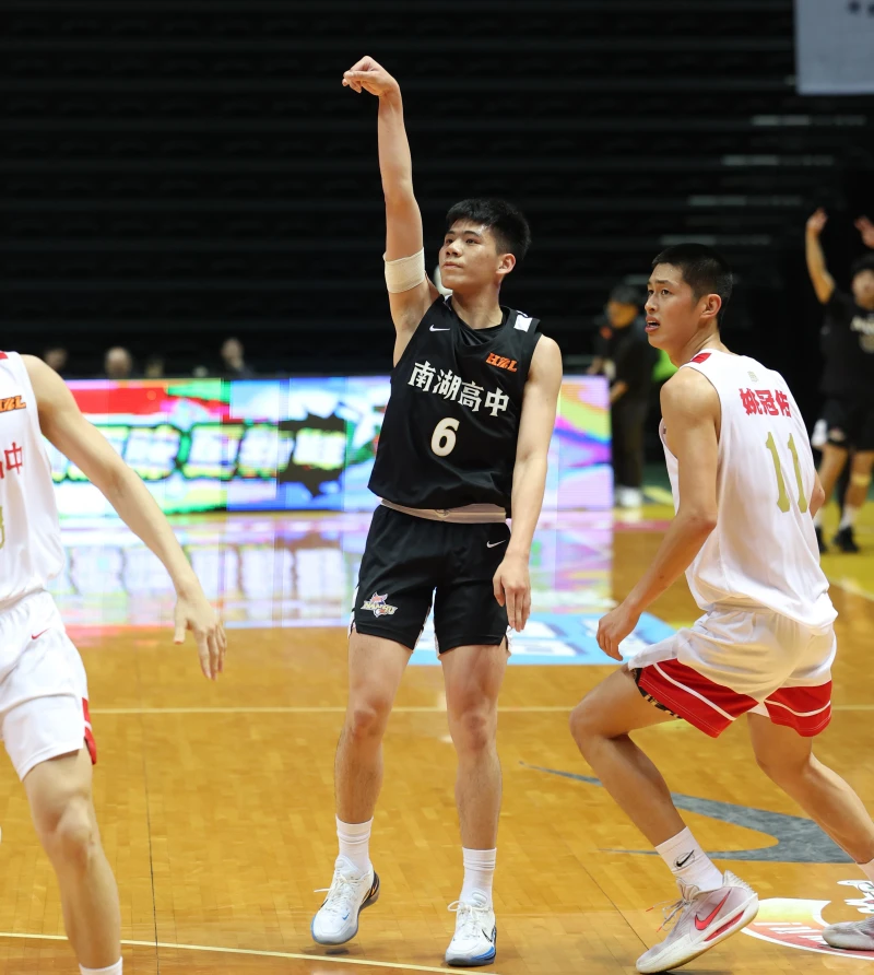 南湖張哲瑋8中5獲21分。高中體總提供