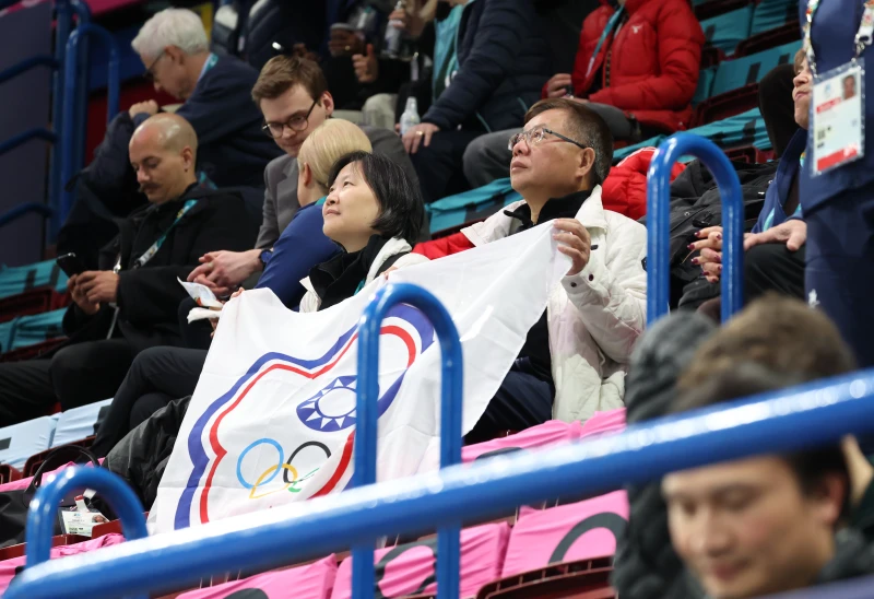 奧會蔡家福主席與徐孝慈秘書長為宇翔加油。中華奧會提供