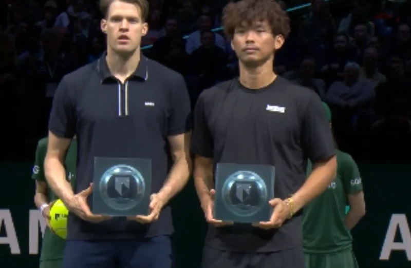 何承叡(右)拿到台灣史上首個ATP500等級雙打亞軍。摘自推特