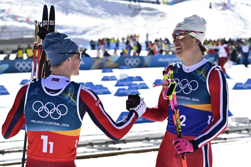 29歲的克萊博(右)與同胞搭檔赫德加特(Einar Hedegart,左)輕鬆合力摘金。法新社