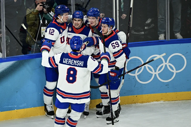 美國隊在延長賽才打敗加拿大摘金。法新社