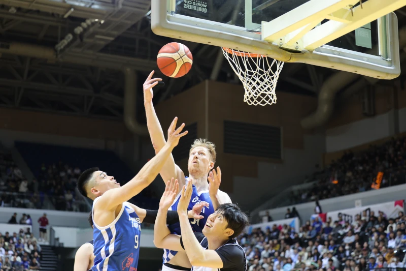 高柏鎧18分15籃板3阻攻。李天助攝