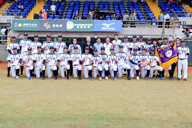 平鎮高中抱回高中木棒聯賽隊史第七座冠軍。學生棒聯提供