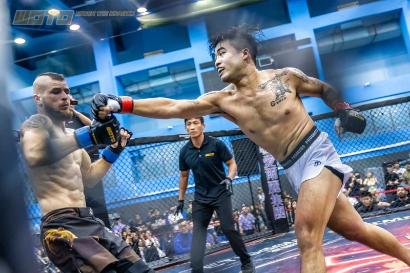 廖翔(右)保持綜合格鬥8連勝。中華民國職業技擊聯合會提供