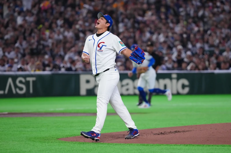 鄭浩均首局化解危機。記者劉峻誠攝