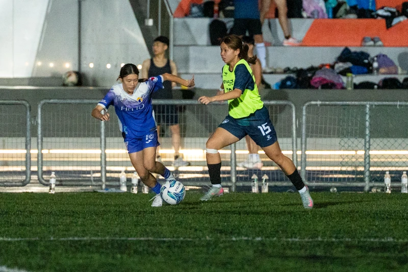 香港東區女子足球隊跟木蘭球隊女武神同場較勁。大會提供