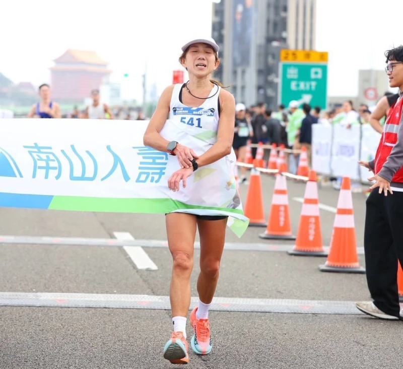 林琪淯獲全馬女子組冠軍。大會提供