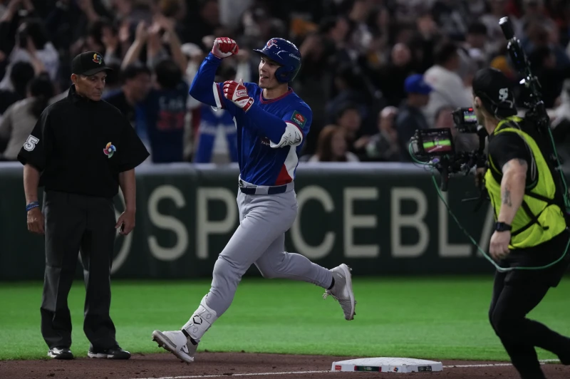 「費仔」費爾柴德（Stuart Fairchild）2分砲。記者劉峻誠攝