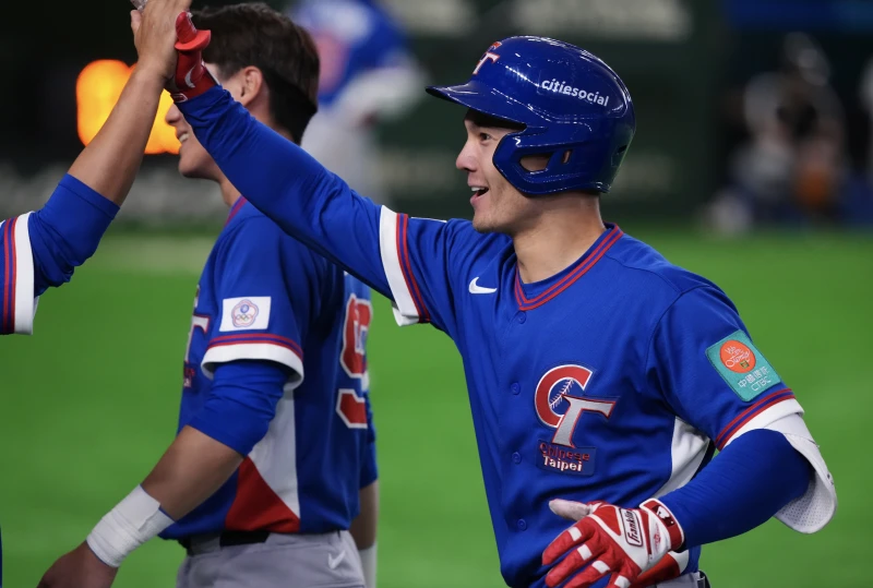 Stuart Fairchild開轟。記者劉峻誠攝