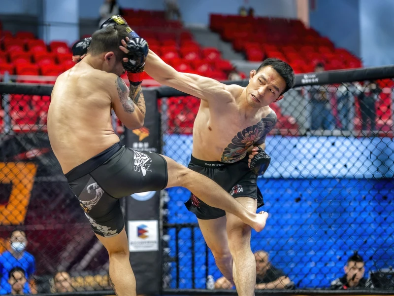 李稘錄右用一記震撼全場的 KO獲勝。中華民國職業技擊聯合會提供