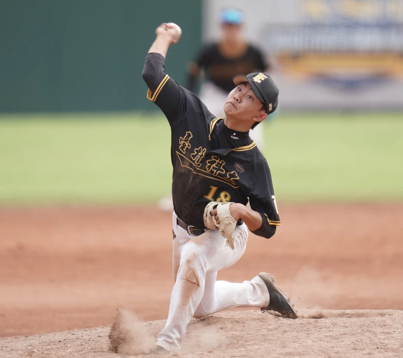 葉亭緯完投還飆10K。大專體總提供