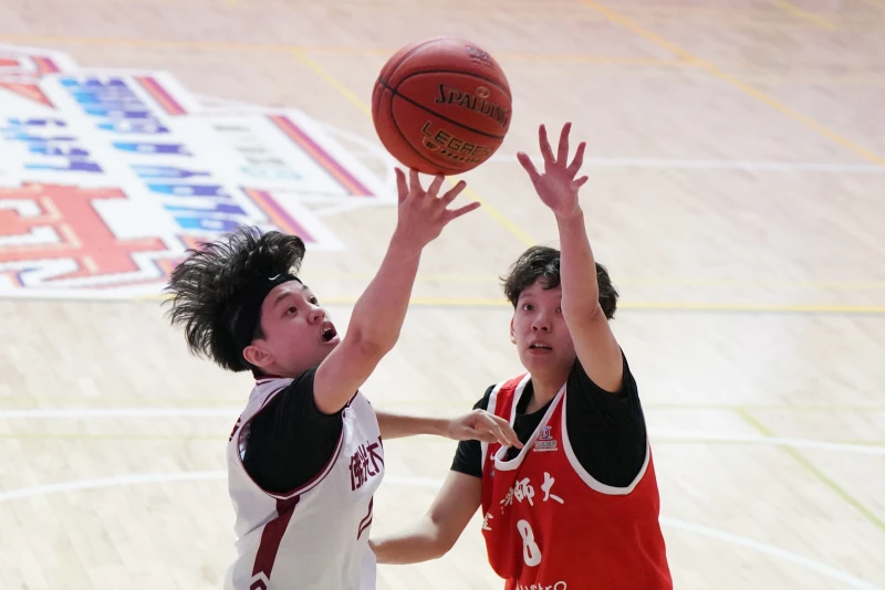 佛光黃渝庭左上籃。大專體總提供