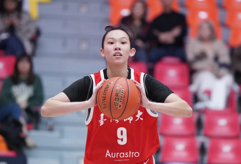 臺師劉芳瑜全隊最高10分。大專體總提供