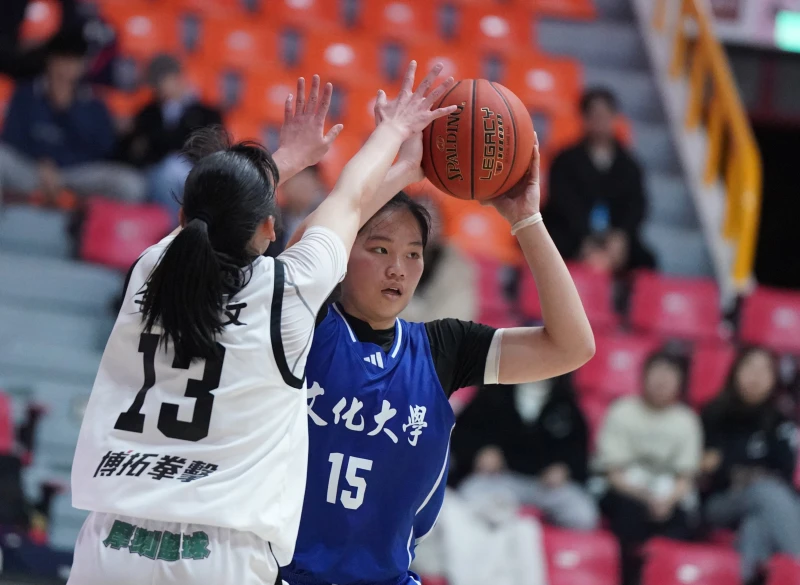 文化廖秀珍17分13籃板。大專體總提供