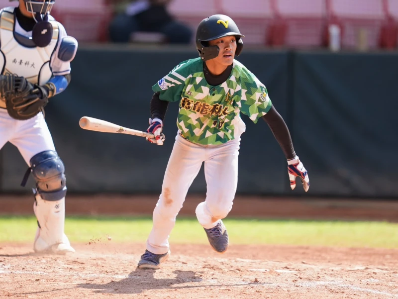 林晏霆單場4安。大專體總提供