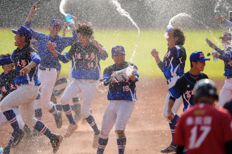 高雄大學搶下公開一級入場券。大專體總提供