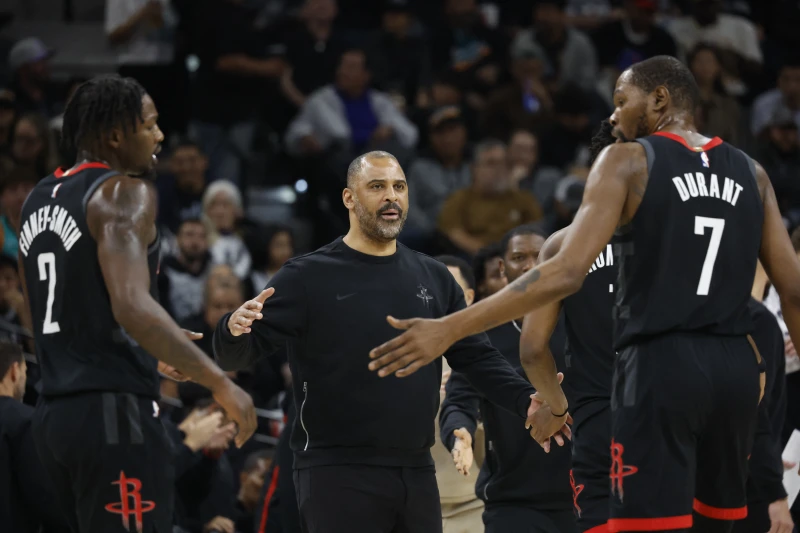 杜蘭特（Kevin Durant，右1）絕殺進球。法新社