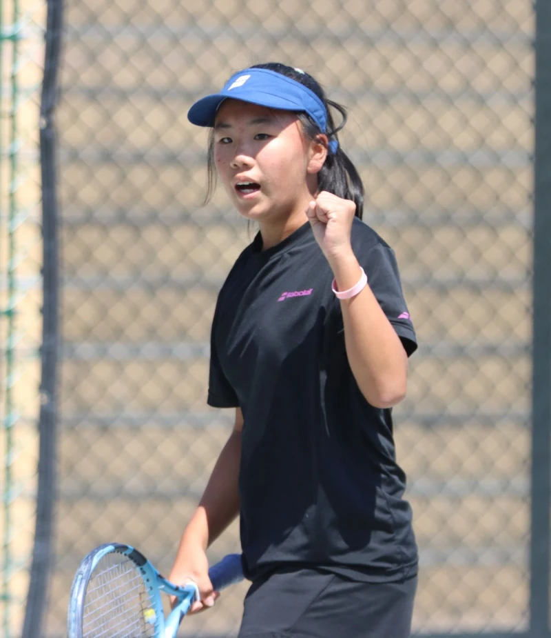 即將代表國家參加世少女亞大區資格賽的紀孟彤，以4-0、4-2擊敗黃愛昕，贏得女子組冠軍。四維體育推廣教育基金會提供