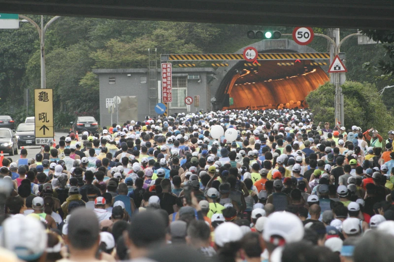 萬金石參與破萬人場面壯觀。詹健全攝