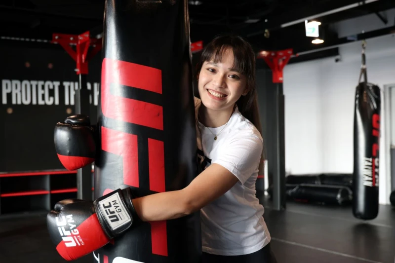 拳擊改變王靖蓉一切，他非常開心自己的選擇。(場地提供：UFC GYM 台中勤美旗艦館) 特約記者 郭運復攝