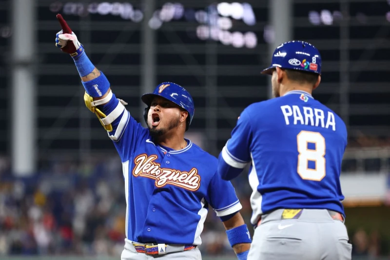 委內瑞拉先發三棒厄萊茲(Luis Arraez)在比賽後段打回保險分。法新社