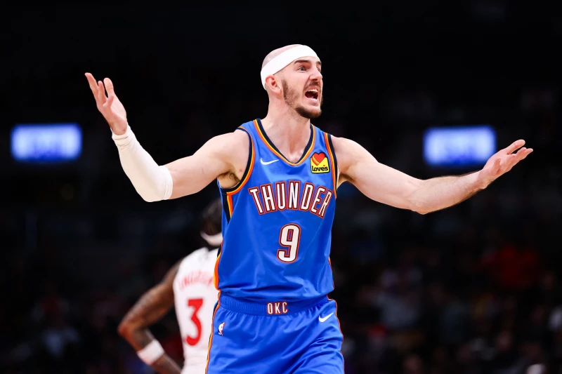 卡盧索（Alex Caruso）在賽中因使出「球鞋封蓋」遭吹技術犯規。法新社