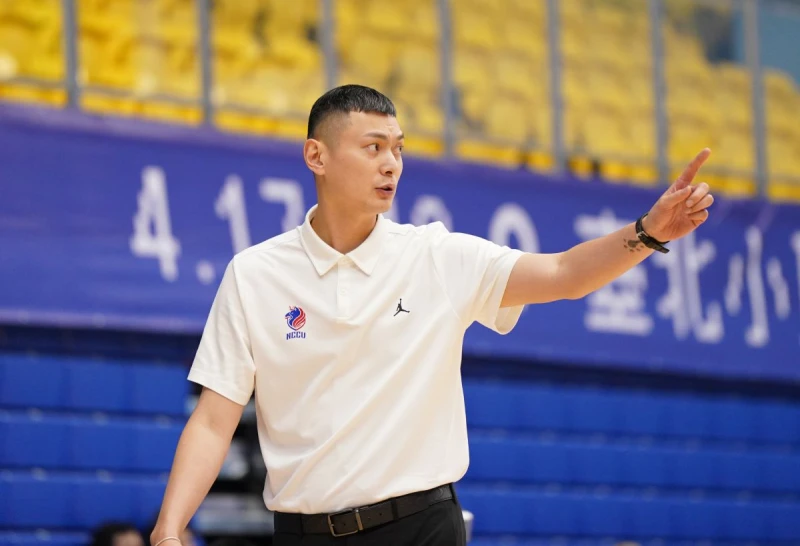 政治大學總教練陳子威。大專體總提供