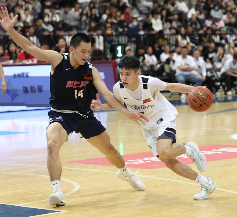 高丁子權。高中體總提供