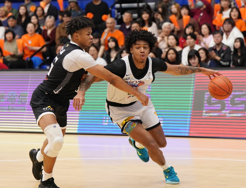 黎明學院泰力攻守俱佳拿下21分15籃板5助攻及6阻攻並在讀秒階段逆轉國體。大專體總提供