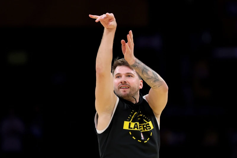 唐西奇（Luka Doncic）的第16次技術犯規被撤銷。法新社