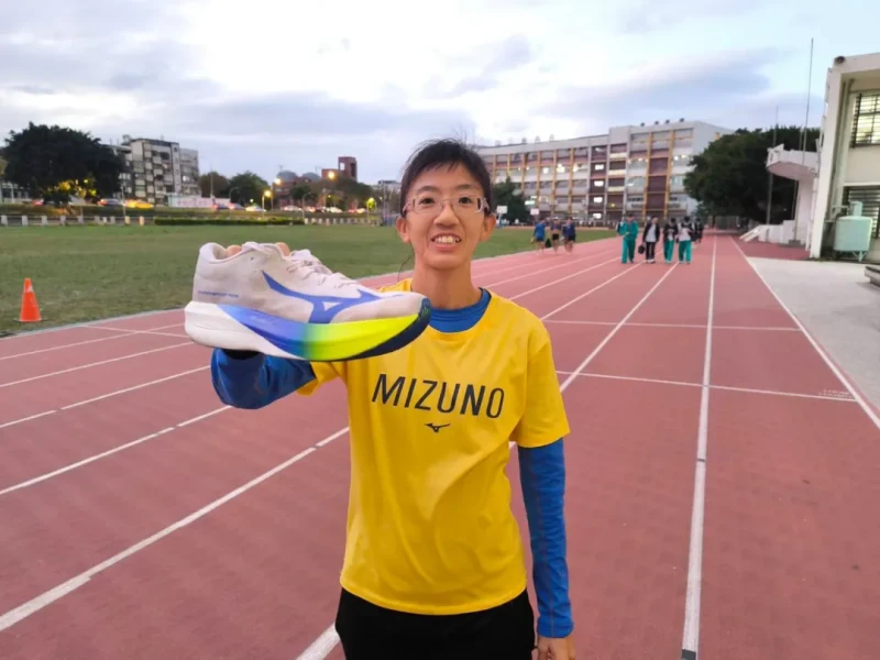 朱盈穎使用美津濃「HYPERWARP PURE」連破PB。摘自朱盈穎IG