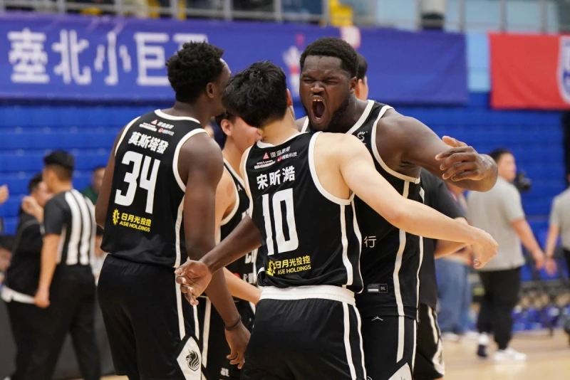 政大逆襲健行。大專體總提供