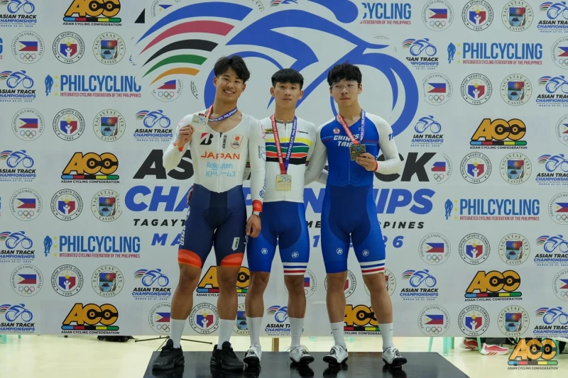 中華隊林宜寬(中)、魏子棋(右)分獲金銅牌。摘自ACC臉書