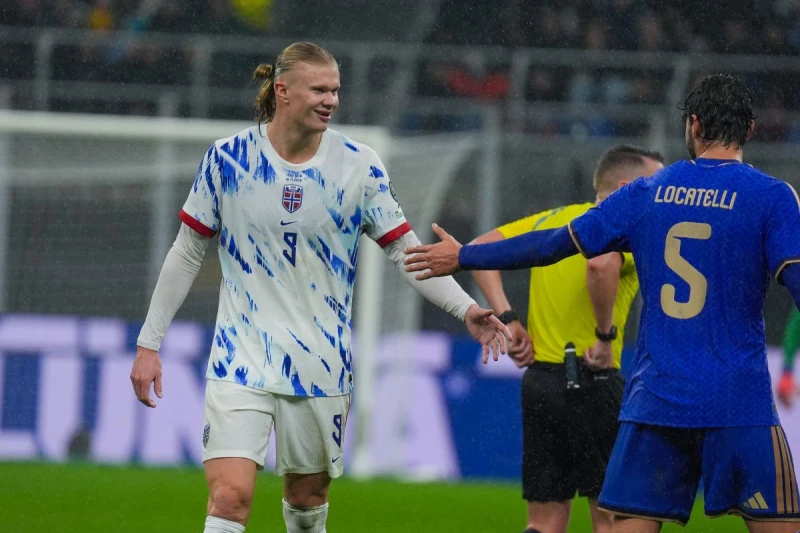 義大利在歐洲區資格賽負於哈德蘭(左)領軍的挪威。法新社