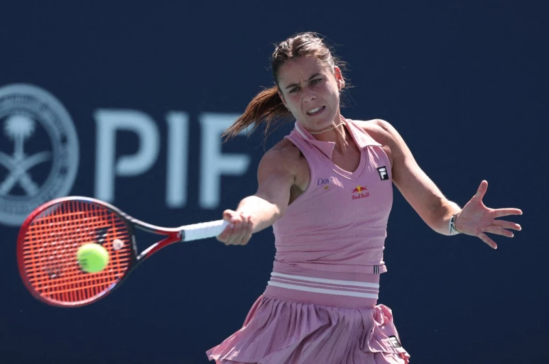 前世界排名第8的美國網球好手納瓦蘿（Emma Navarro）退出老爸主辦的賽事。法新社