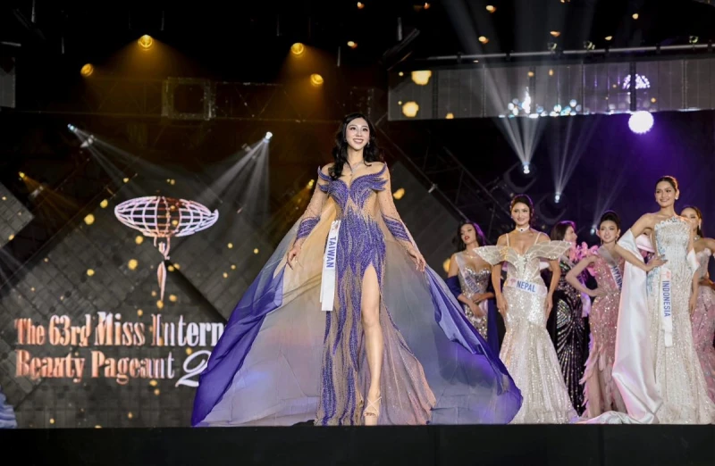 代表台灣參加國際選美大賽。邱邑函提供