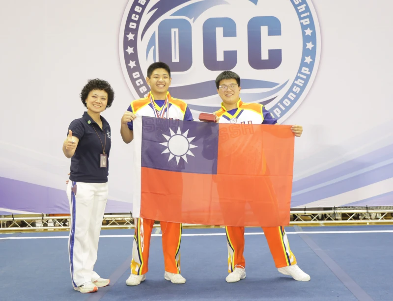 新興高中劉承杰翁德勝並列拿下最有價值男運動員獎。中華民國啦啦隊總會提供