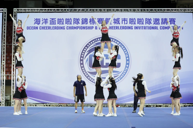 日本帝京大學BUFFALOS以全女隊可以做出三層金字塔。中華民啦啦隊總會提供