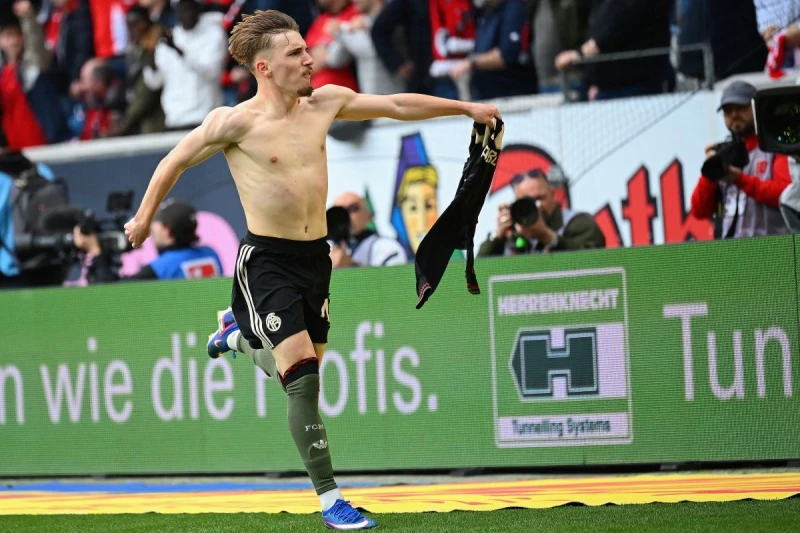 年僅18歲的卡爾（Lennart Karl）門前輕鬆推射進致勝球。法新社