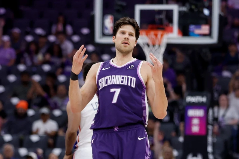 國王前鋒麥克德莫特(Doug McDermott)在並非戰術需求的情況下犯規引起爭議。法新社