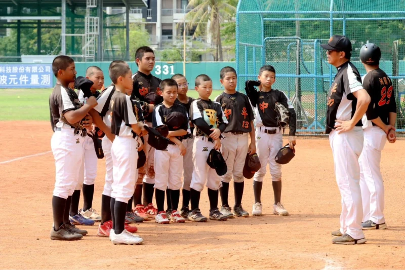桃園中平國小前進國小硬式聯賽16強。學生棒聯提供
