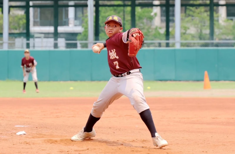 劉致葳小一就打球經驗好。學生棒聯提供