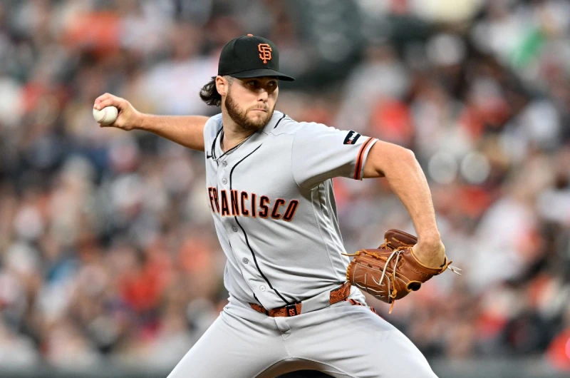 巨人這邊是Landen Roupp，先發3場，2勝1敗，ERA 3.24。法新社