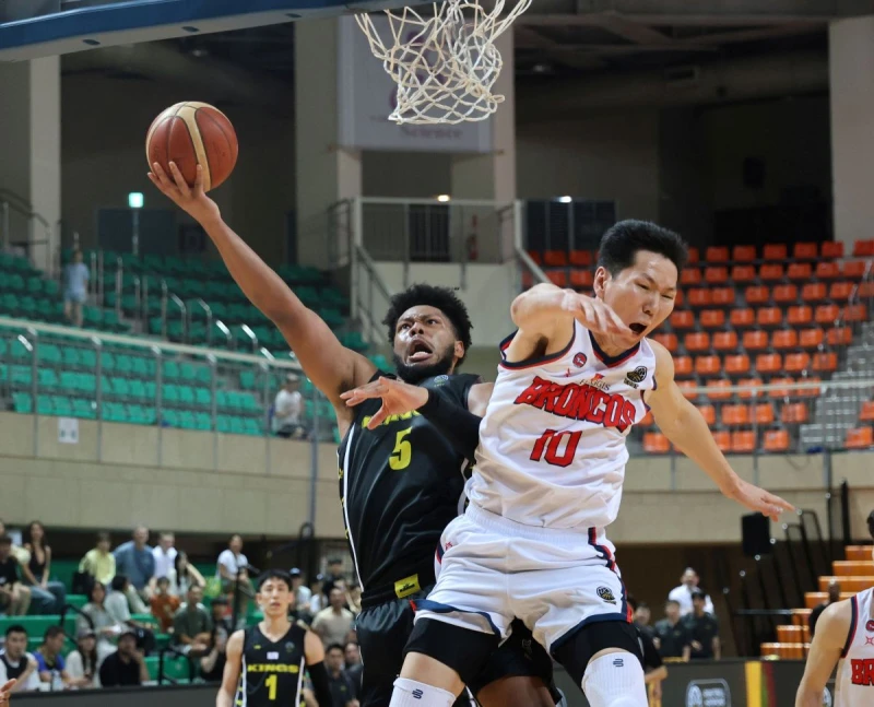 國王洋將傑登幾乎打滿全場五記三分球26分。陳楷攝