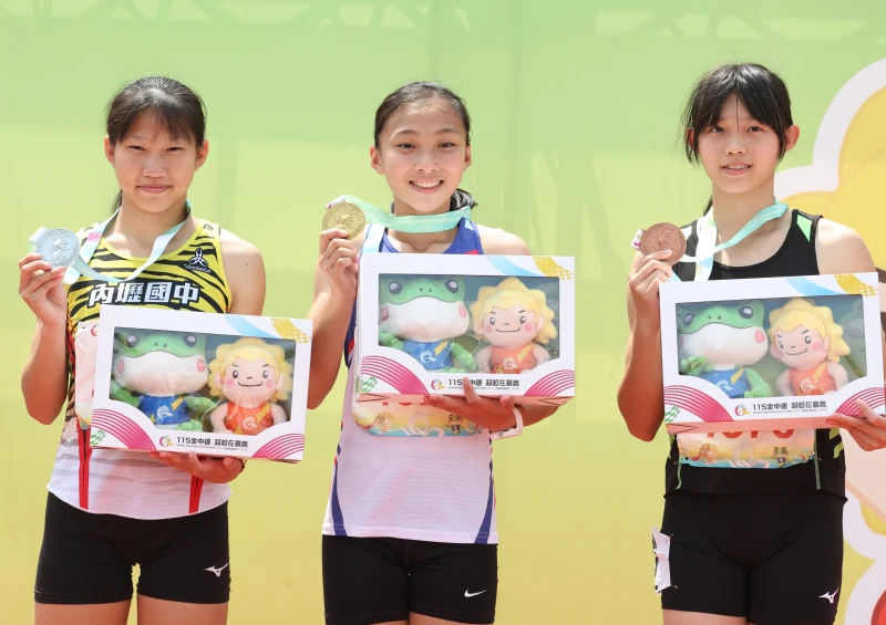 葉又瑄（中）國女100公尺金牌。陳怡誠攝