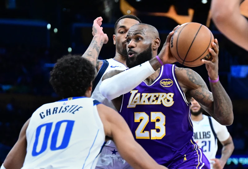 41歲的LeBron James系列賽扛大旗,平均21.5分8.3籃板8.8助攻。法新社