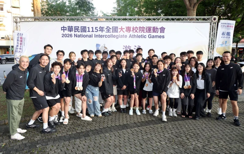 北市大泳隊已經連四年囊括全大運公開男女團體第一。詹健全攝