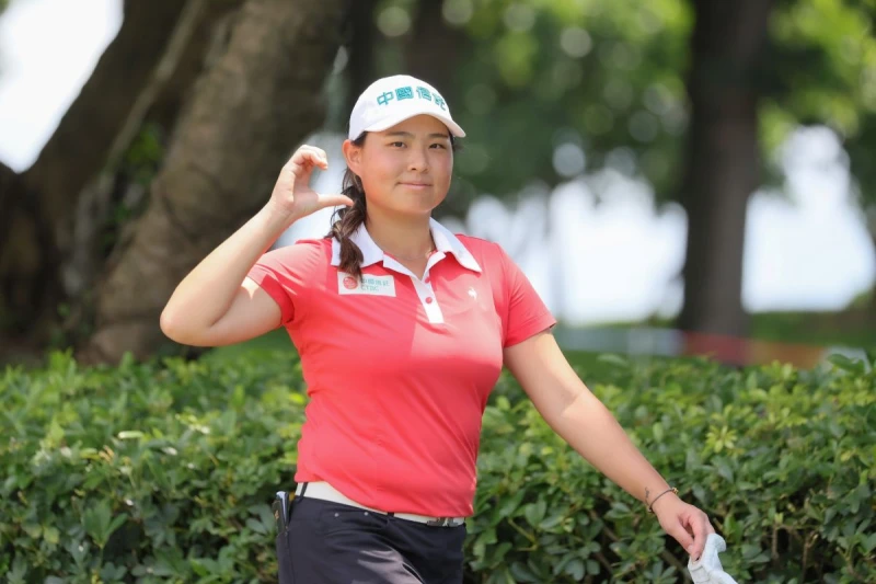 中國信託女子高爾夫之星俞涵軒以兩回合總桿145桿1暫居並列第四。大會提供