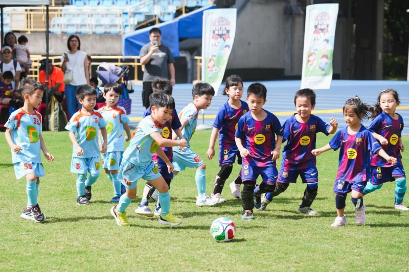 臺北市幼兒足球錦標賽小小足球員拼的也相當激烈。臺北市政府體育局提供