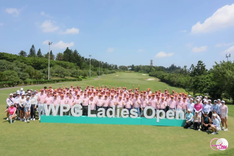 2026大聯大女子高爾夫公開賽-職業業餘配對賽參與貴賓與選手一同合影。Tlpga/葉勇宏攝